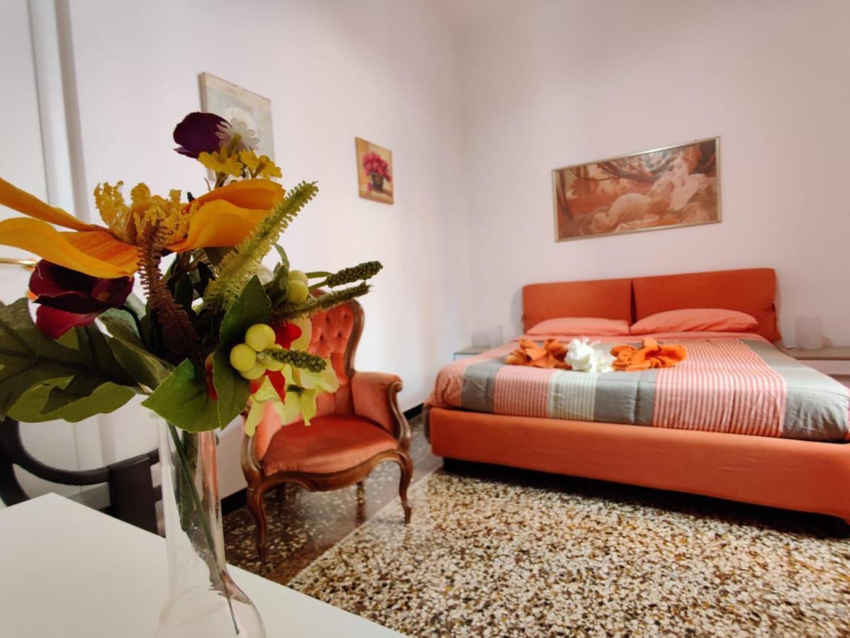Wow Home - 175 Mq - Posteggio Privato - Davanti Porto Traghetti - Fino A 10 Posti Letto ジェノヴァ エクステリア 写真