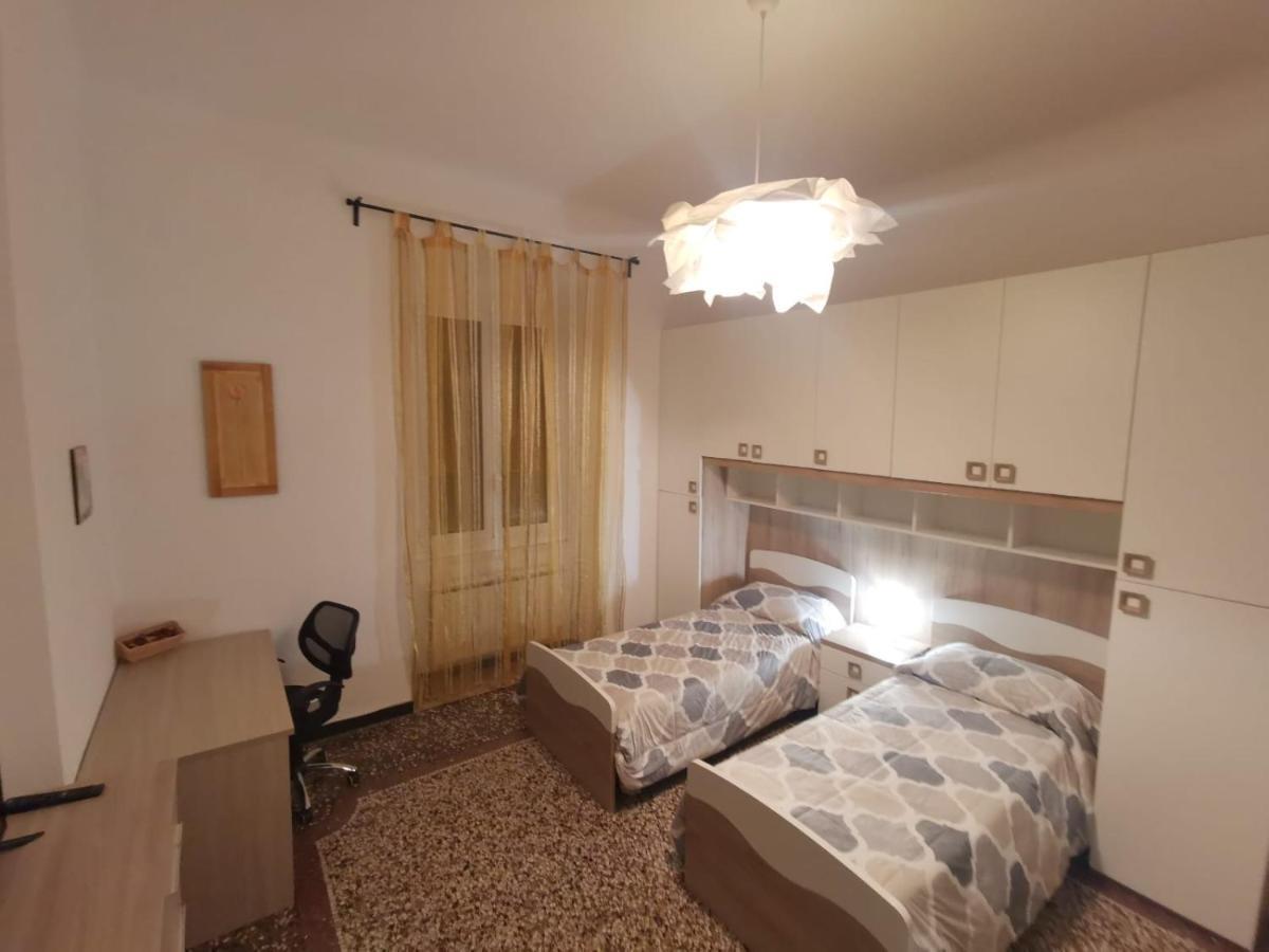 Wow Home - 175 Mq - Posteggio Privato - Davanti Porto Traghetti - Fino A 10 Posti Letto ジェノヴァ エクステリア 写真