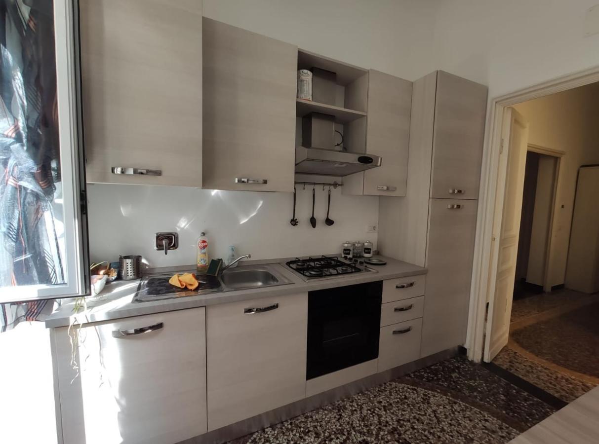 Wow Home - 175 Mq - Posteggio Privato - Davanti Porto Traghetti - Fino A 10 Posti Letto ジェノヴァ エクステリア 写真