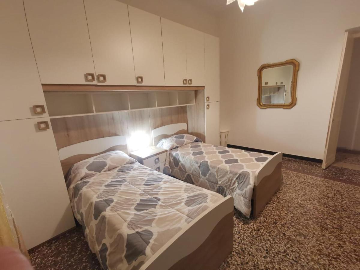 Wow Home - 175 Mq - Posteggio Privato - Davanti Porto Traghetti - Fino A 10 Posti Letto ジェノヴァ エクステリア 写真